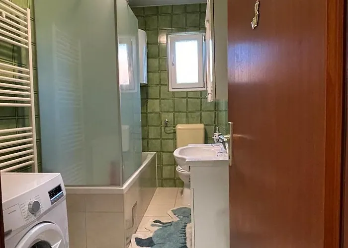 Ana - Family Friendly * Zára