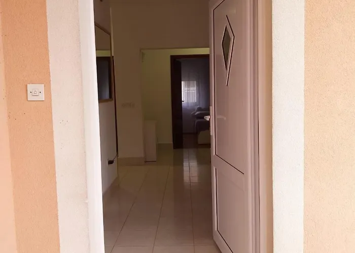 Ana - Family Friendly Apartman Zára