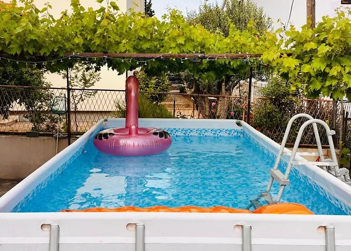 Ana - Family Friendly Zára