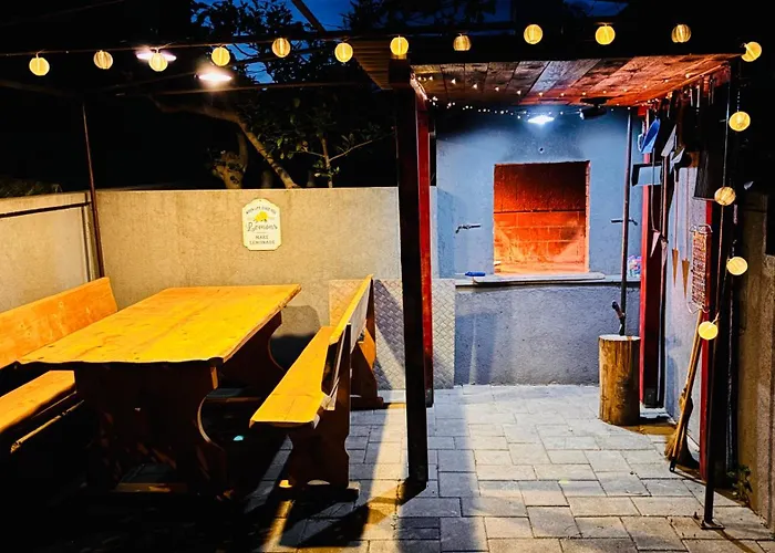 Ana - Family Friendly Apartman Zára