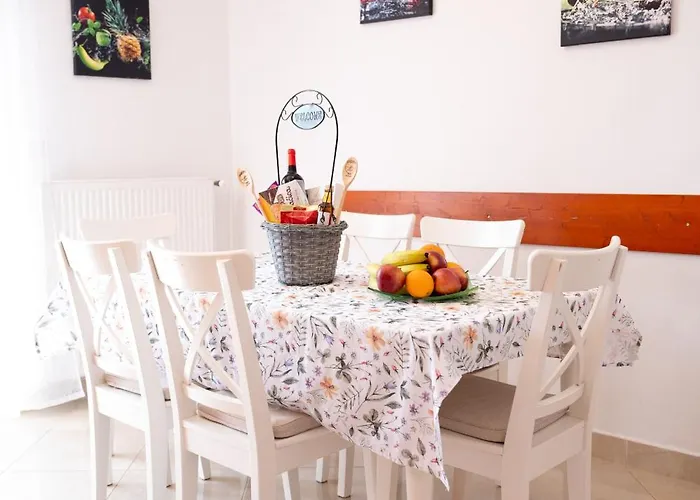 Apartman Ana - Family Friendly Zára