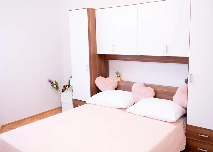 Ana - Family Friendly