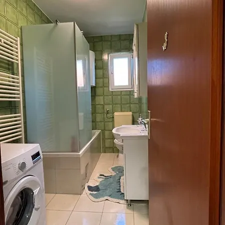 Ana - Family Friendly * Zára