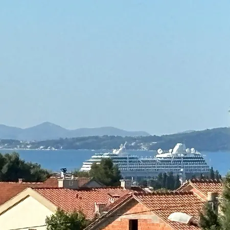 アパート Ana - Family Friendly ザダル