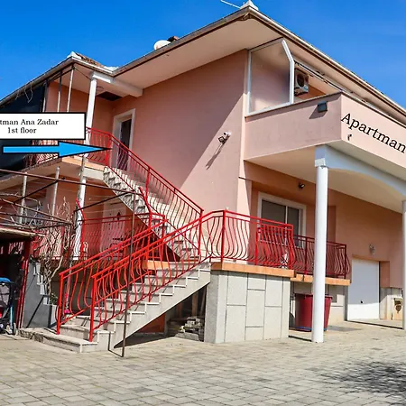 アパート Ana - Family Friendly ザダル