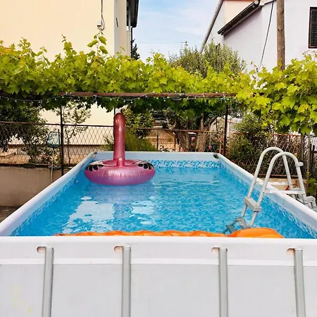 Ana - Family Friendly ザダル