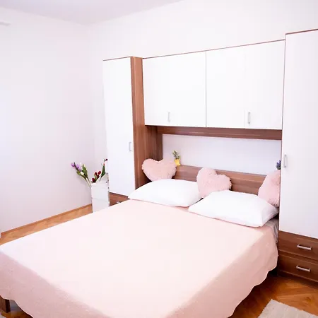 Ana - Family Friendly