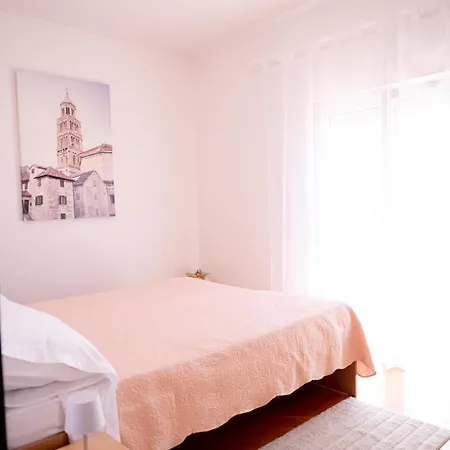 Ana - Family Friendly *