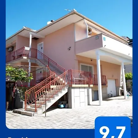 Apartman Ana - Family Friendly Zára